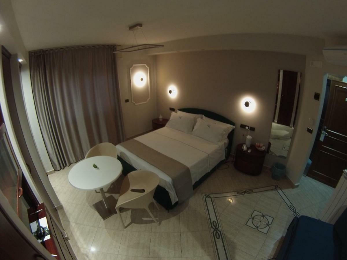 Sonevi Rooms Naples Extérieur photo